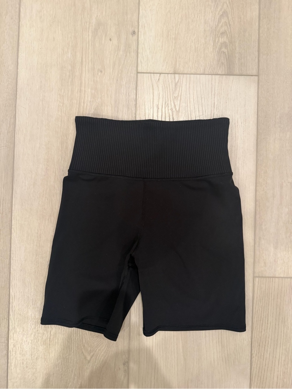 Vuori ribbed black shorts